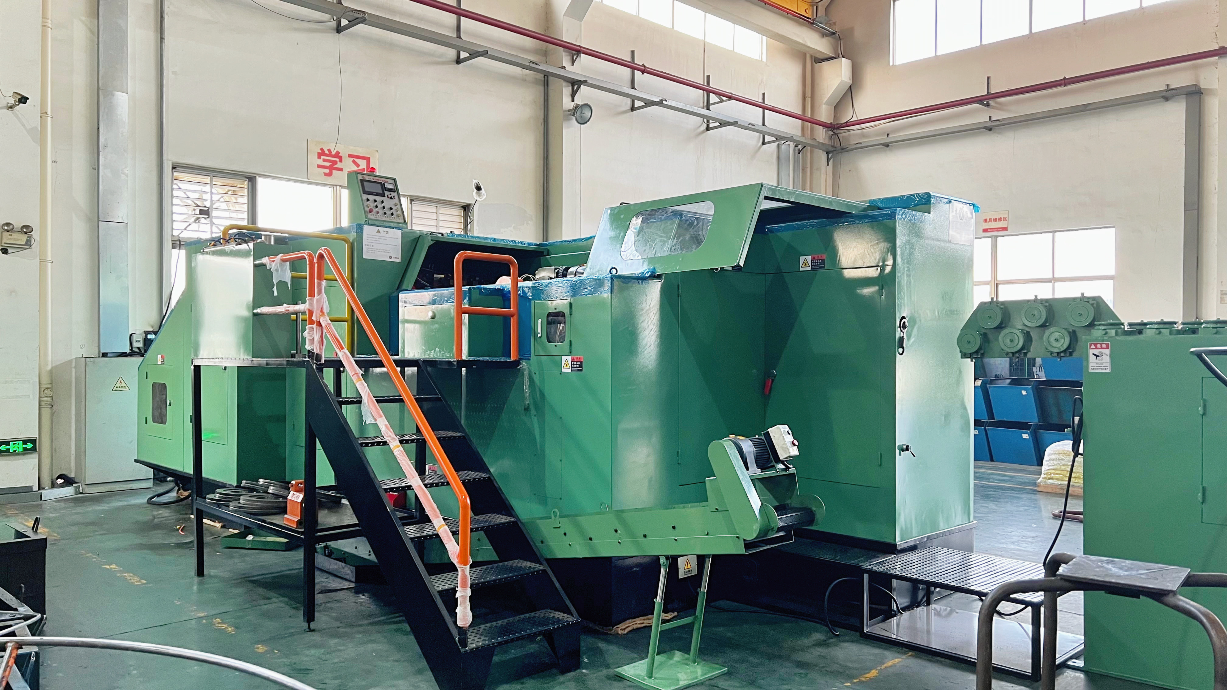 Ár nUirlisí a Uasghrádú, Ár gCeardaíocht a Fhoirfiú: Tugann Jinsixi isteach an Meaisín Ceannteidil Fuar 24B chun Dúntóirí Mórmhéide a Tháirgeadh